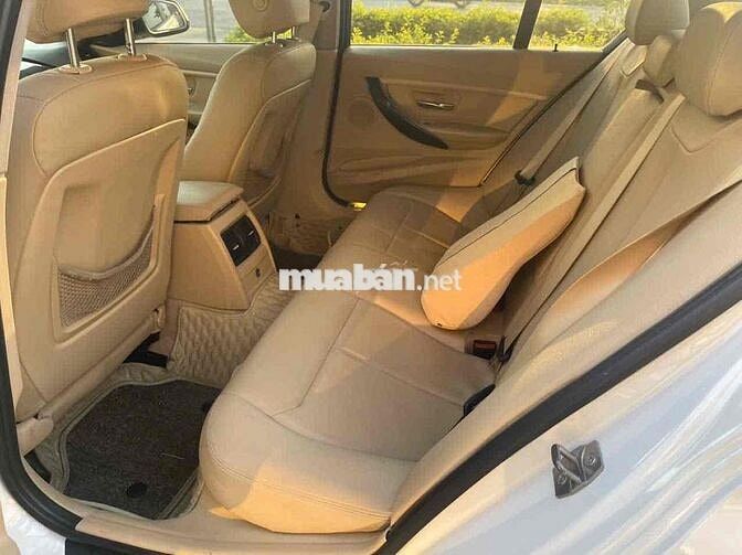 BMW 3 Series 2012 320i Convertible - 130000 km