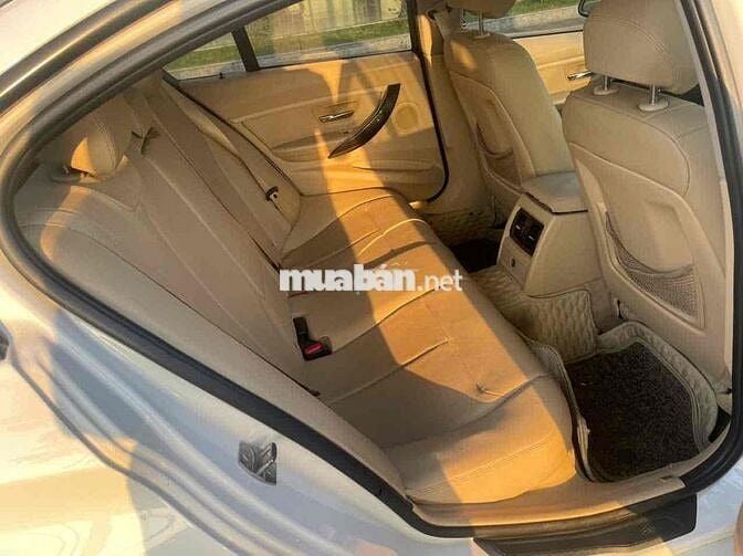 BMW 3 Series 2012 320i Convertible - 130000 km