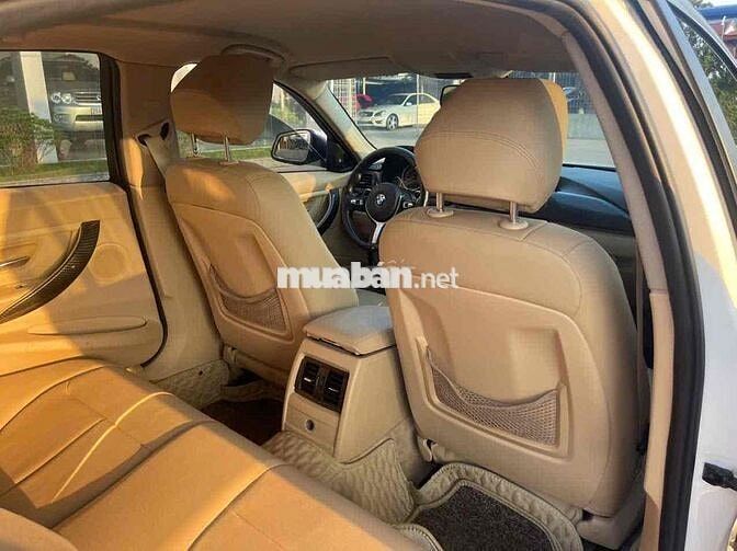 BMW 3 Series 2012 320i Convertible - 130000 km