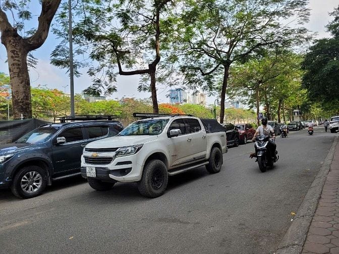 BÁN GẤP NHÀ ĐẤT: Đường Cầu giấy Quận Cầu giấy 8x8 mặt tiền 75m2 lô g