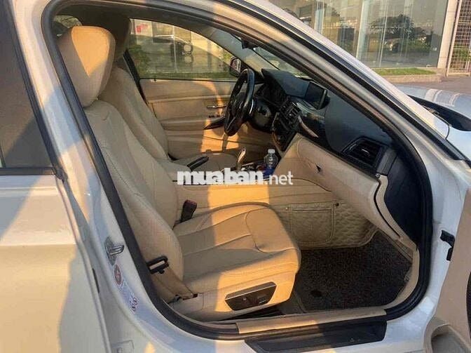 BMW 3 Series 2012 320i Convertible - 130000 km