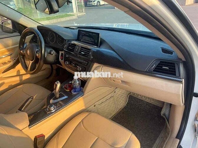 BMW 3 Series 2012 320i Convertible - 130000 km