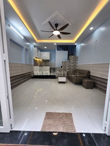 Nhà đẹp sior riêng 1 trệt 2 lầu ở Tân Phú Q7