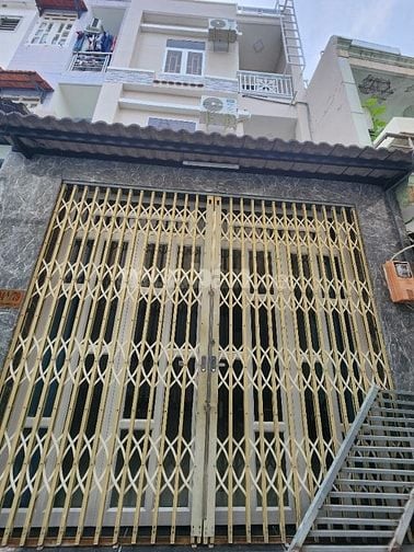 Nhà đẹp sior riêng 1 trệt 2 lầu ở Tân Phú Q7