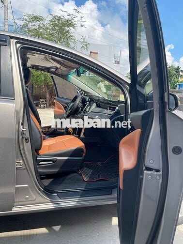 Toyota Innova 2017 2.0G