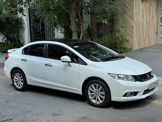 Bán xe Honda Civic 2.0AT Đời T12/2016 Màu Trắng