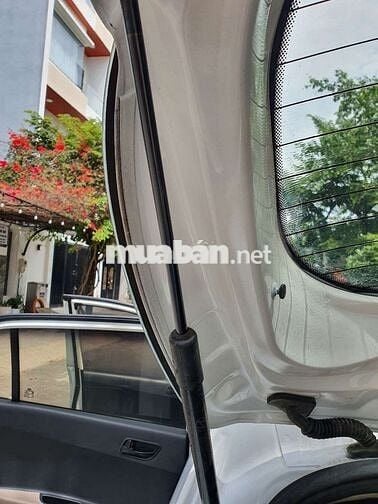 Hyundai Grand i10 2*** km, còn mới