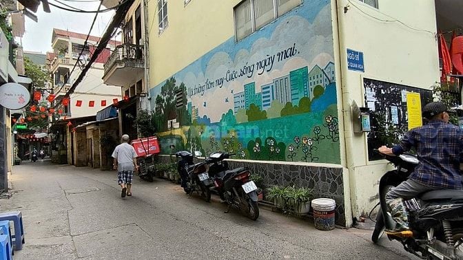 BÁN GẤP NHÀ ĐẤT: Đường Cầu giấy Quận Cầu giấy 8x8 mặt tiền 75m2 lô g