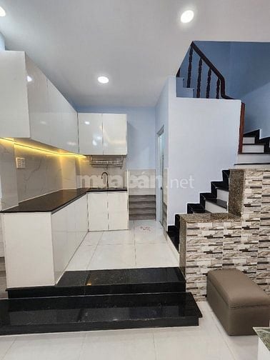 Nhà đẹp sior riêng 1 trệt 2 lầu ở Tân Phú Q7