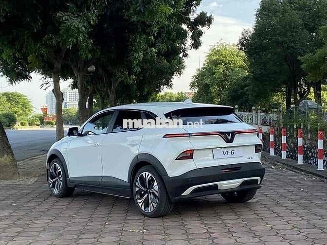 VF6 Plus Trắng Trả Trước Chỉ 150 Triệu