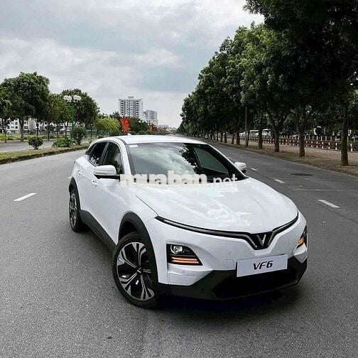 VF6 Plus Trắng Trả Trước Chỉ 150 Triệu