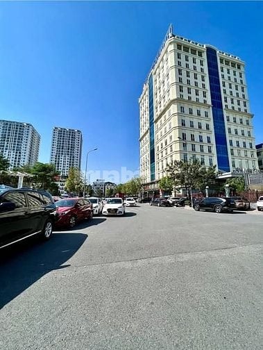 QUÁ HIẾM - NHÀ DÂN XÂY- HOÀNG NHƯ TIẾP - 5 TẦNG- 3 PN ĐẦY ĐỦ CÔNG NĂNG
