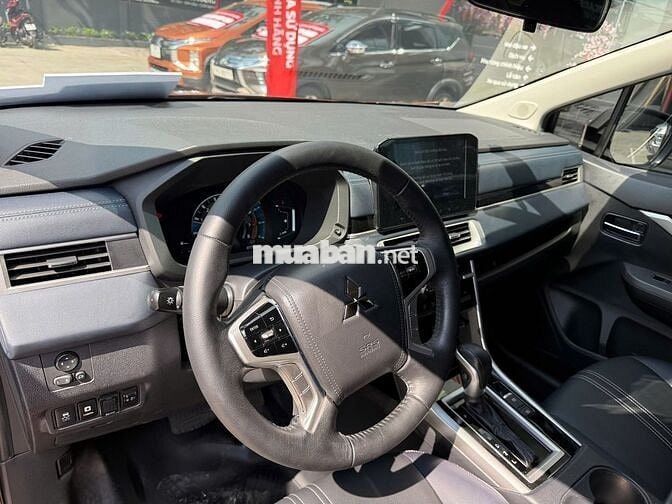 Mitsubishi Xpander Cross 2023 Cam - Odo 15.600km
