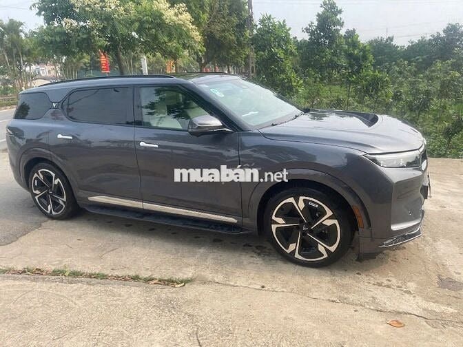 Vinfast VF9 Plus 2023 Thuê pin 11.600km