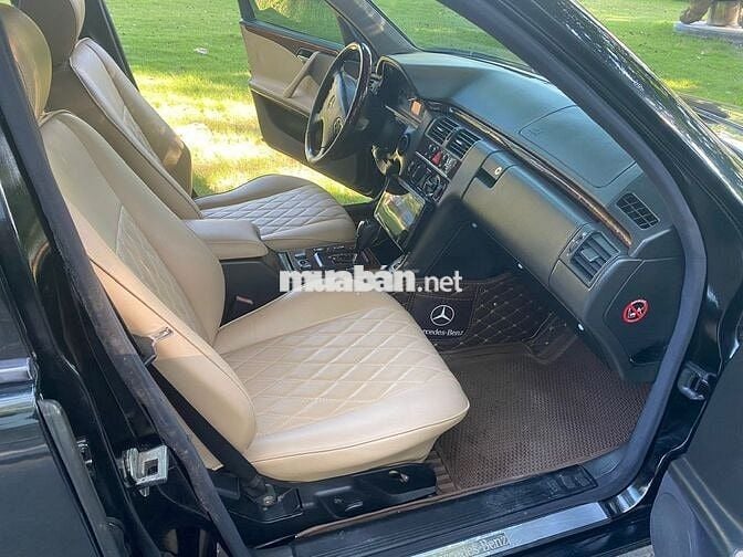 Mercedes Benz E Class 2001 - 90000 km