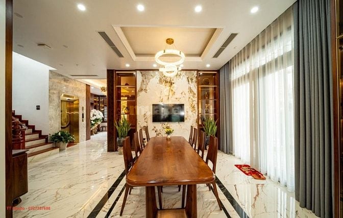 Chinh chủ bán gấp nhà Mặt phố Nguyễn Văn Tố giá 70 tỷ, 150mx 2T.
