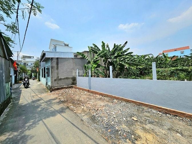 Bán lô đất thổ cư 370m2, hẻm thông 6m. Phân lô hoặc xây dựng ngay
