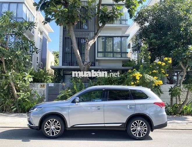 Mitsubishi Outlander 2019 2.0 CVT Premium - 1 chủ