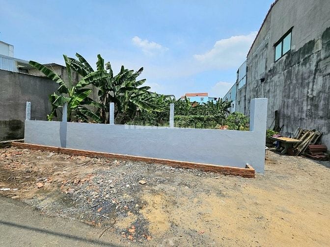 Bán lô đất thổ cư 370m2, hẻm thông 6m. Phân lô hoặc xây dựng ngay