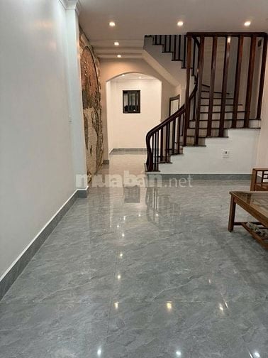 Bán Gấp Nhà Ô tô Đỗ Cửa Trần Thái Tông - Cầu Giấy- 40m2- 5 tầng – Giá