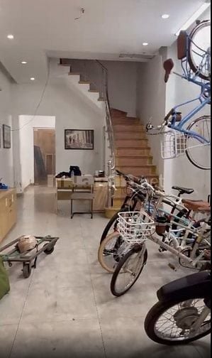 Cho thuê nhà số 41 Ngõ Huế, diện tích 70m2 x 3,5 tầng, ô tô đỗ cửa