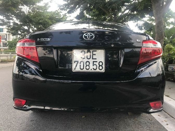 Bán xe Toyota Vios số sàn 2017 