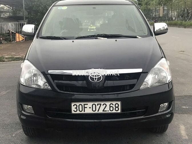 Toyota Innova 2011 - 100000 km