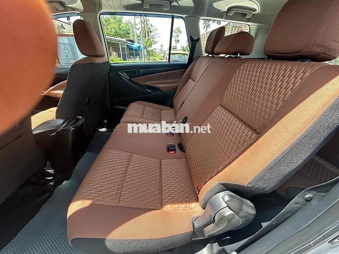 Toyota Innova 2018 2.0E - 100000 km
