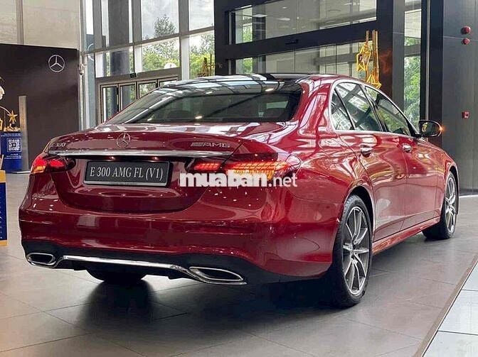 Mercedes Benz E300 AMG V1 Full Option