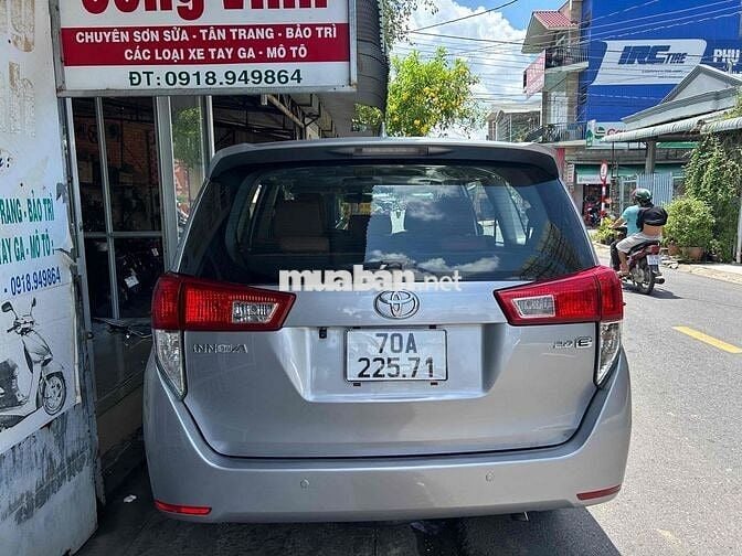 Toyota Innova 2018 2.0E - 100000 km