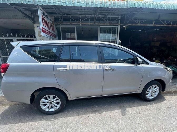 Toyota Innova 2018 2.0E - 100000 km
