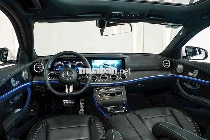 Mercedes Benz E300 AMG V1 Full Option