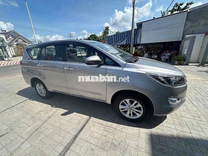 Toyota Innova 2018 2.0E - 100000 km