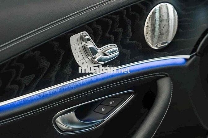 Mercedes Benz E300 AMG V1 Full Option
