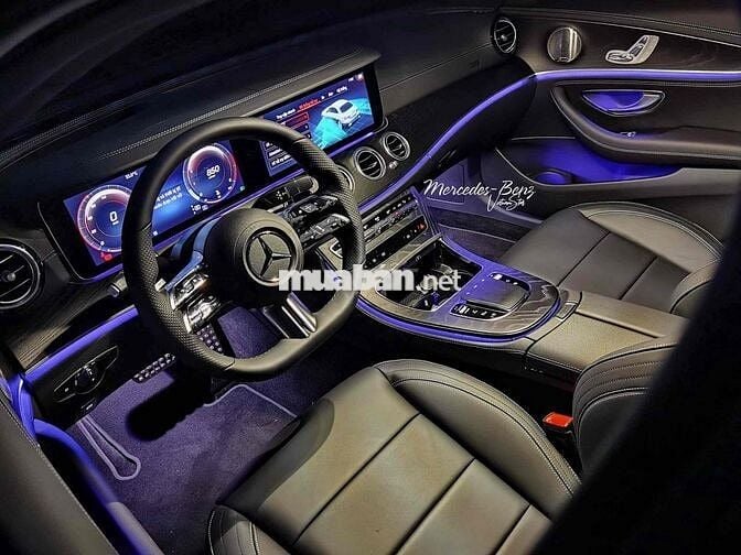 Mercedes Benz E300 AMG V1 Full Option