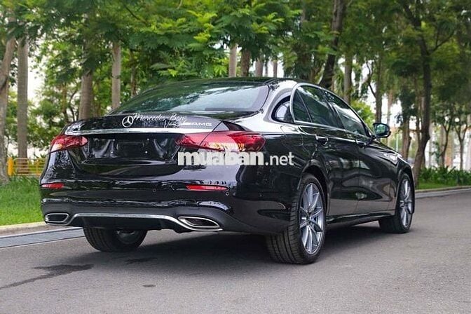 Mercedes Benz E300 AMG V1 Full Option