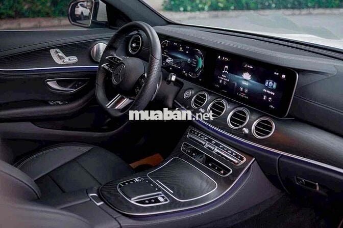 Mercedes Benz E300 AMG V1 Full Option