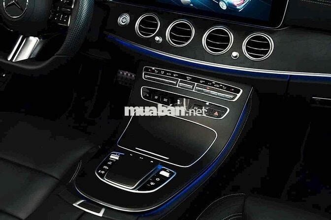Mercedes Benz E300 AMG V1 Full Option