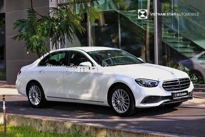 Mercedes Benz E200 Exclusive V1 Full Option
