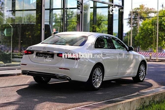 Mercedes Benz E200 Exclusive V1 Full Option