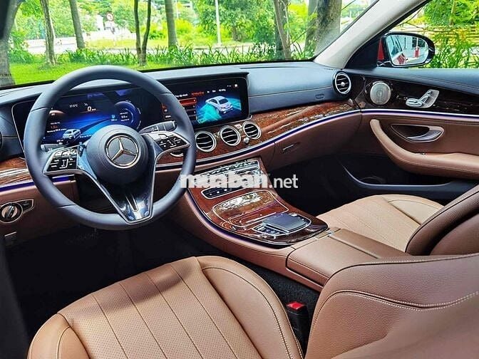Mercedes Benz E200 Exclusive V1 Full Option