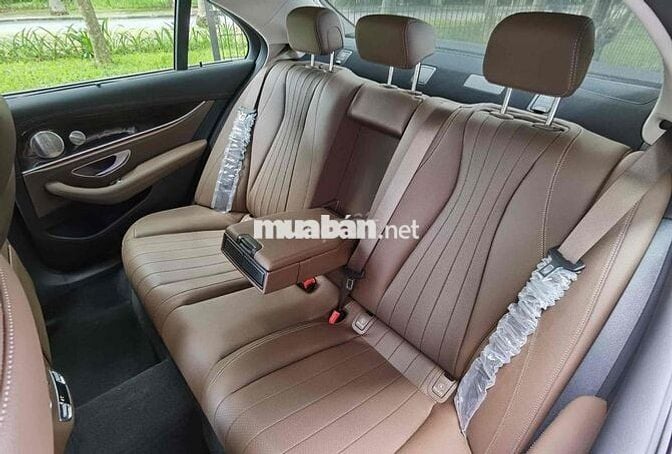 Mercedes Benz E200 Exclusive V1 Full Option