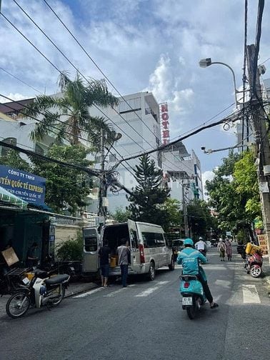 Cho thuê nhà nguyên căn Mặt Tiền Nguyễn Bá Tuyển - Khu K300
