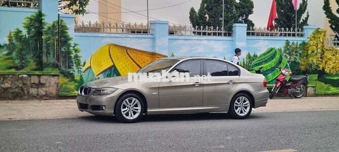 BMW 3 Series 201***0 km, đẹp hiếm có chiếc thứ 2