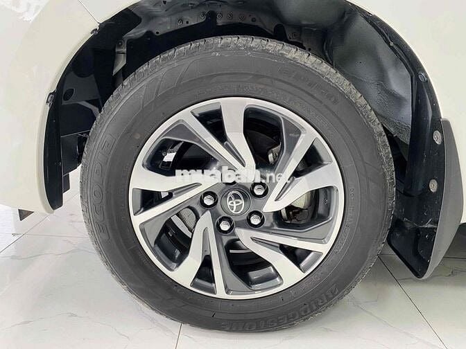 Toyota Innova 2021 2.0E - 32000 km