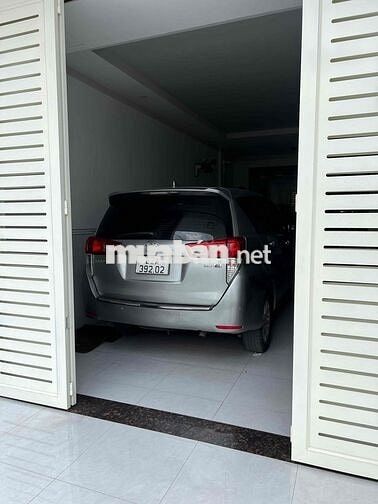 Toyota Innova 2016 - 97 km