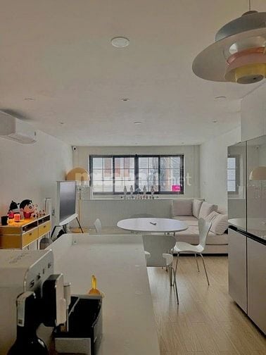 VIP QUẬN 1- MT HIẾM BÁN- NGUYỄN VĂN NGUYỄN- 42m2 (4x10)- 5 TẦNG- 1x TỶ