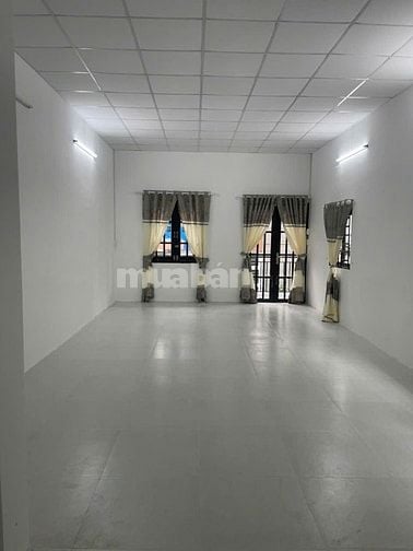 Bán gấp nhà 2 mặt hẻm Ông Ích Khiêm P.5 Quận 11