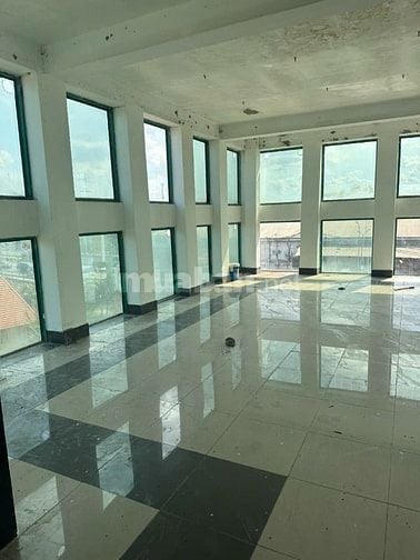 Cho thuê văn phòng ngay chân cầu Bình Điền  mặt tiền Quốc lộ 1 A, 