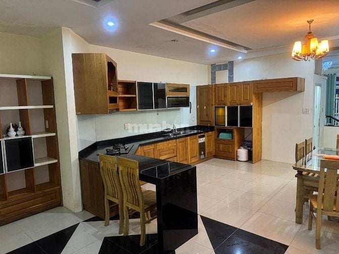 Nhà 3 tầng, 31 Hoàng Thúc Trâm,gần Sân Bay Đà Nẵng. giá 7.9 tỷ.
